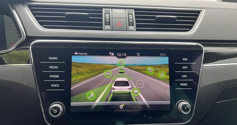 Skoda Superb cena 120000 przebieg: 124909, rok produkcji 2021 z Obrzycko małe 407